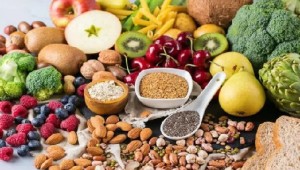 বেরি ফল, অলিভ অয়েল, বাদাম ও সবুজ শাকসবজি