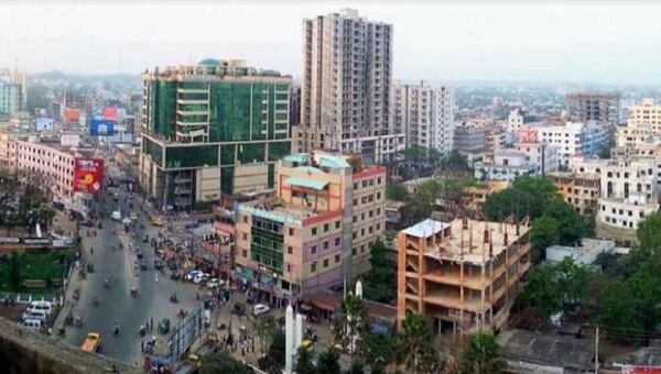 সিলেটে ঝুঁকিপূর্ণ ভবনের একাংশ