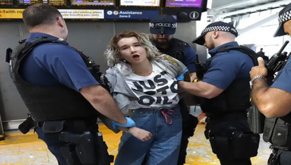 হিথ্রো বিমানবন্দরে &lsquo;পিপার স্প্রে&rsquo; আক্রমণের ঘটনায় গ্রেফতার ১