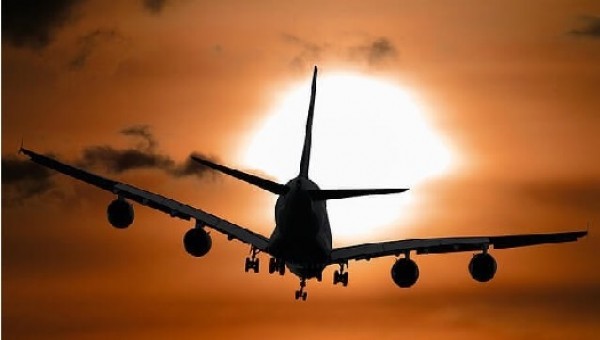 যুক্তরাজ্যে জেট ফুয়েলের ঘাটতিতে ফ্লাইট বাতিলের আশঙ্কা