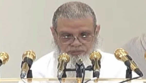 মসজিদে নববীর ইমাম শায়খ আলী বিন আবদুর রহমান আল-হুদাইফি