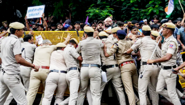 ভারতে মোদি সরকার হঠাতে চলমান আন্দোলন